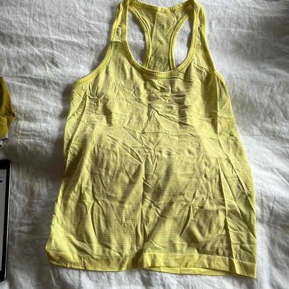 Lululemon size 8 swiftly - Picture 1 of 1